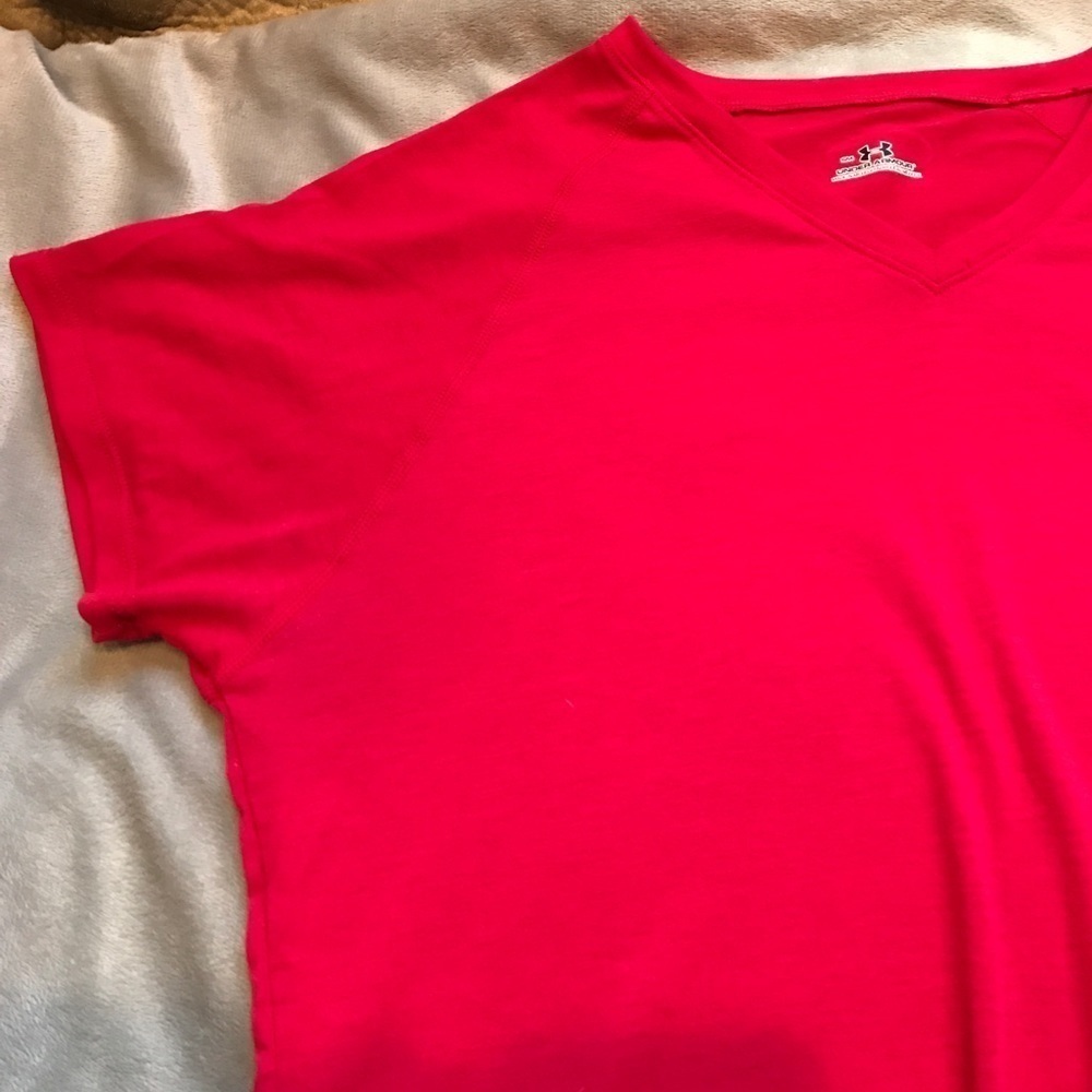 Red under armour top - Picture 3 of 3